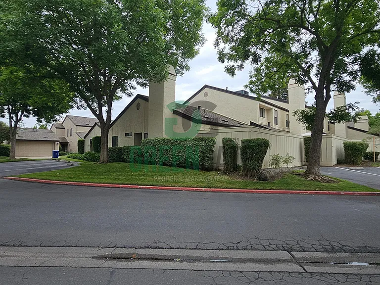 1108 Cedar Creek Dr #1 — Photo 4