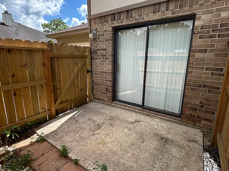 3595 Briar Creek Dr — Photo 2