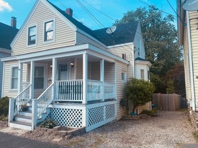 58 Crescent St, Swampscott, MA, 01907