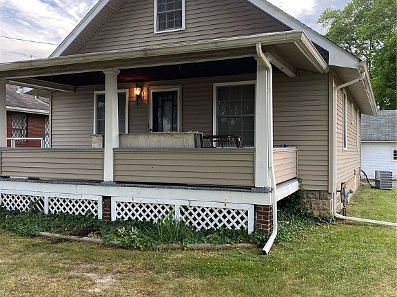 2nd image of 4693 Mahoning Ave NW