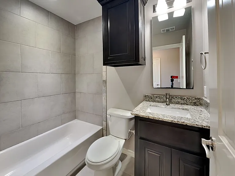 8208 NW 158th St — Photo 22