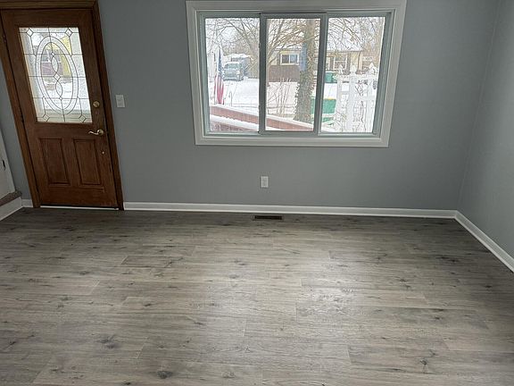 3rd image of 600 Kansas Ave