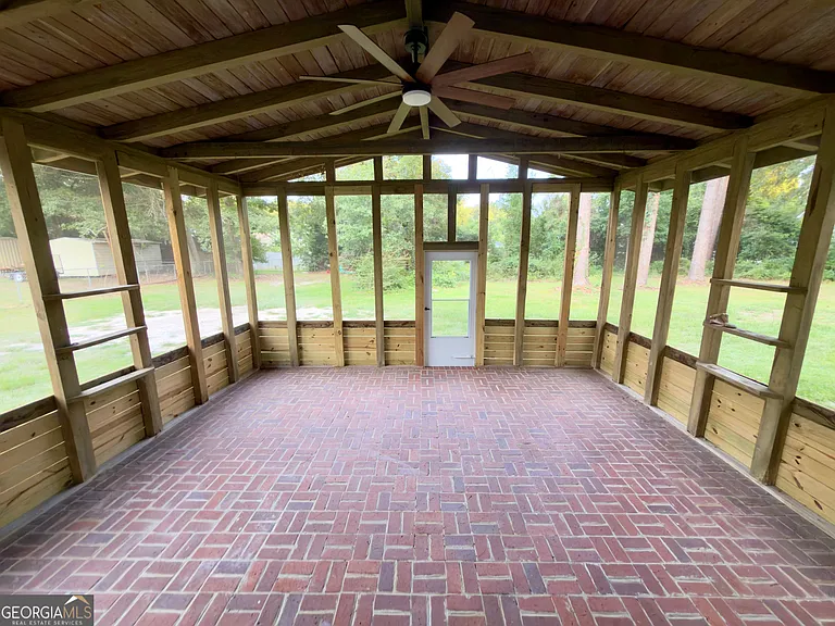 223 Brookwood Dr — Photo 9