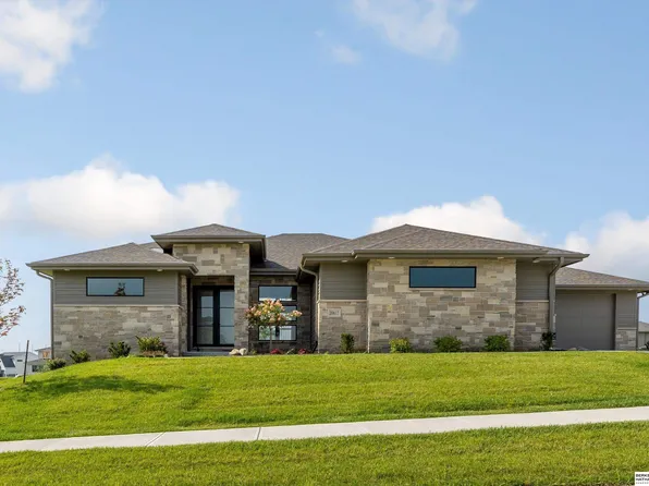 20617 Kansas Ave, Elkhorn, NE 68022