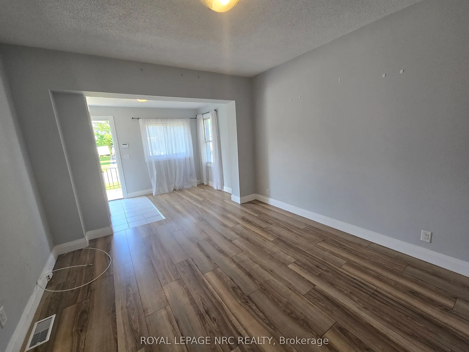 3 bed, $1,850 — Photo 3