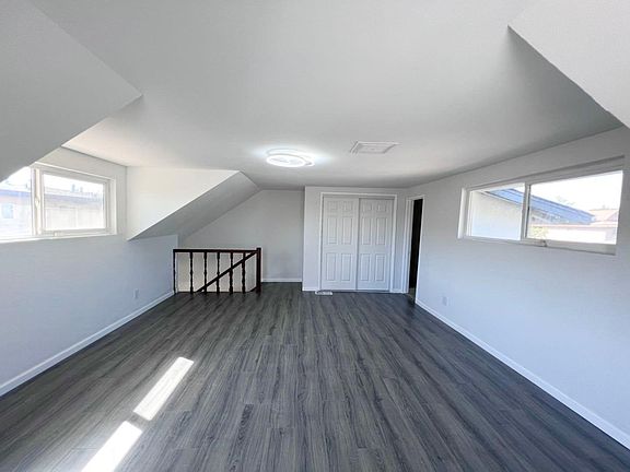 4th image of 1524 E Vassar Ave #B