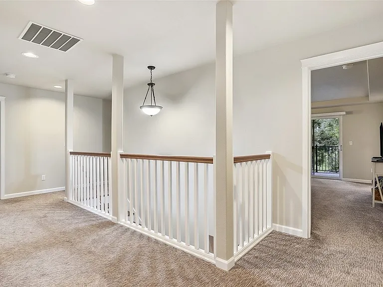4117 Jude Ct NE — Photo 11