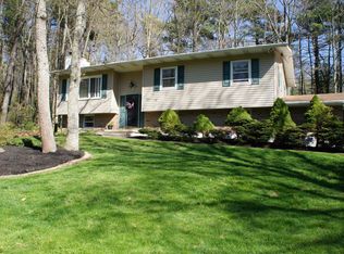 154 Serfas Dr, Stroudsburg, PA