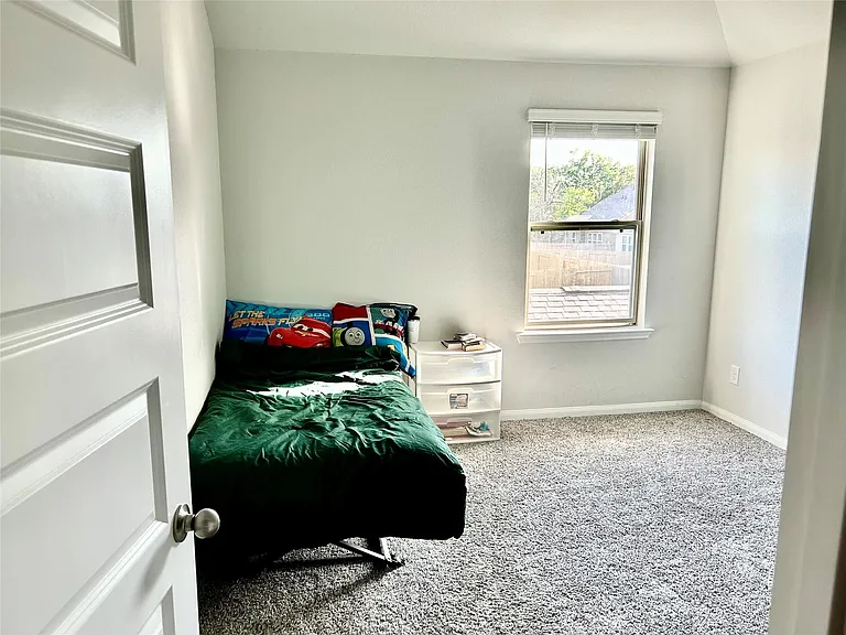 1055 Bluebonnet Trl — Photo 23