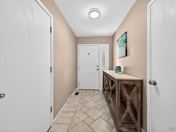 3rd image of 2118 Birchwood Dr