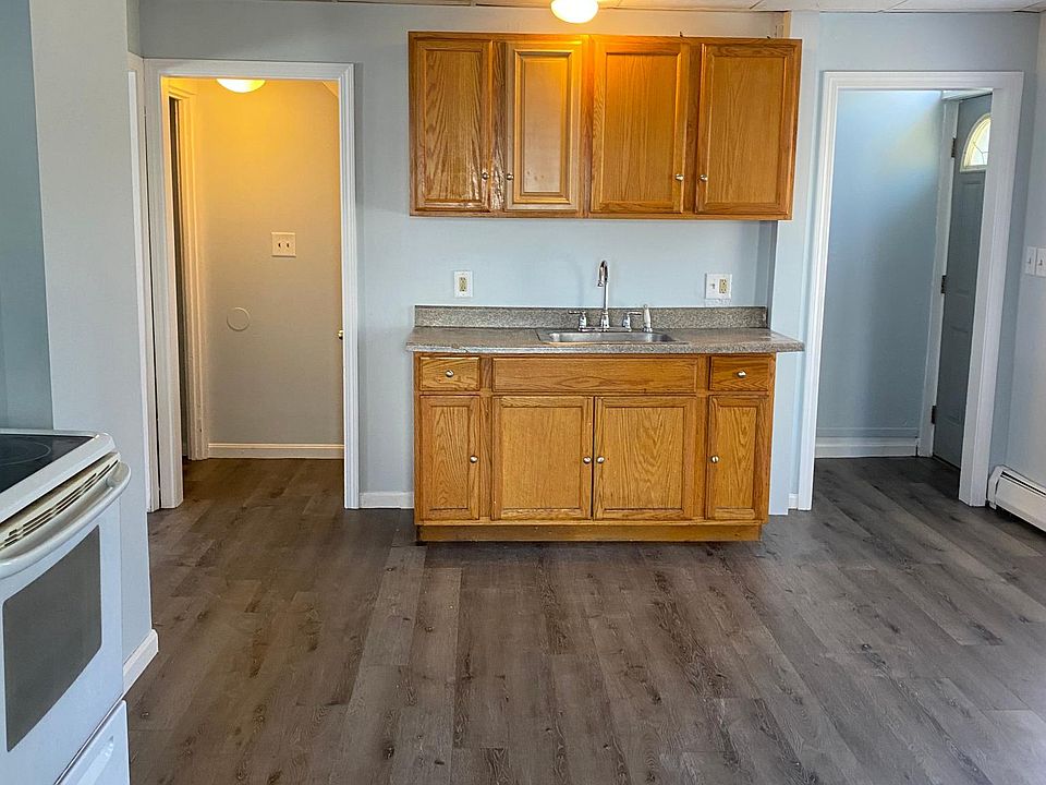 1st image of 130 Sayles Ave