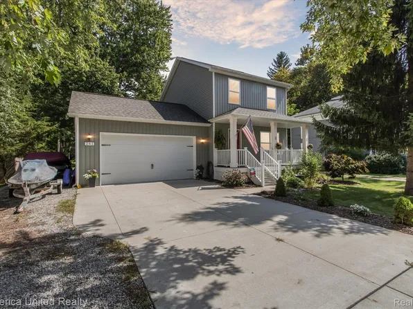 241 N National St, Howell, MI 48843