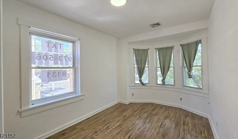 551 Franklin Ave #2R — Photo 7