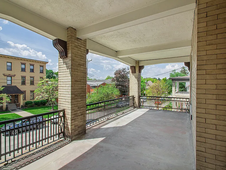 439 Franklin Ave #2 — Photo 8