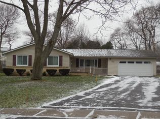 296 Sweet Birch Ln, Rochester, NY 14615