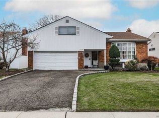 2728 Carley Ct, Bellmore, NY 11710