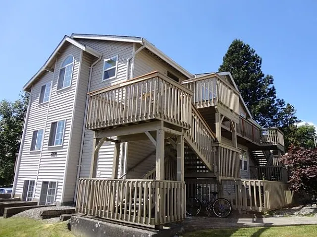 2220 Douglas Ave