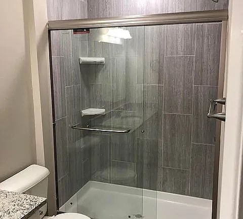 4th image of 708 Yew St APT 2