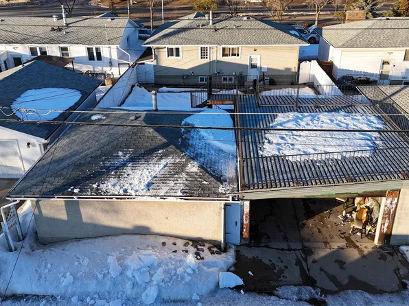 12111 137th Ave NW, Edmonton, AB T5L 4C1