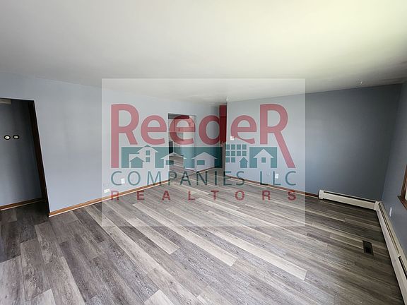 4th image of 7915 Glenwood St Floor 2