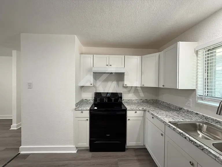 106 Covina Ave — Photo 6