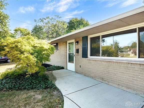 3rd image of 1524 Hillwood Dr