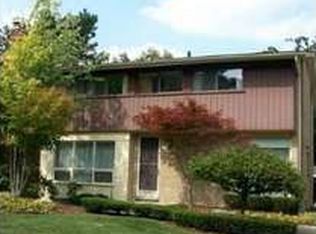 6 Oxford Blvd, Pleasant Ridge, MI 48069