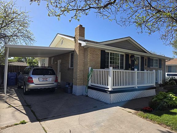 4th image of 1447 Marguerite Ave