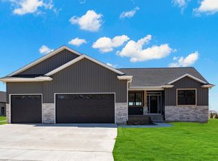 200 Eagle Ridge Dr, Waverly, IA 50677