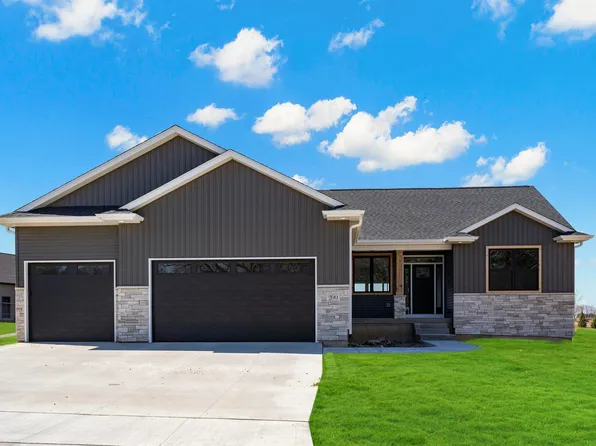 200 Eagle Ridge Dr, Waverly, IA 50677