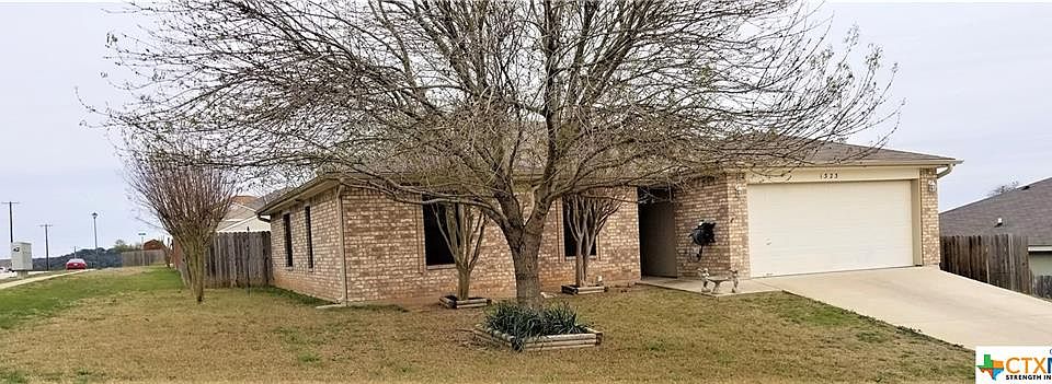 2nd image of 1323 Travis Cir