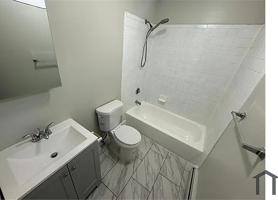 935 Clinton Ave #2B — Photo 5