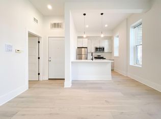 324 S Racine Ave APT 2NW, Chicago, IL 60607