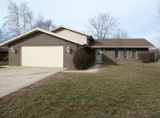24000 S Lakeview Dr, Minooka, IL 60447