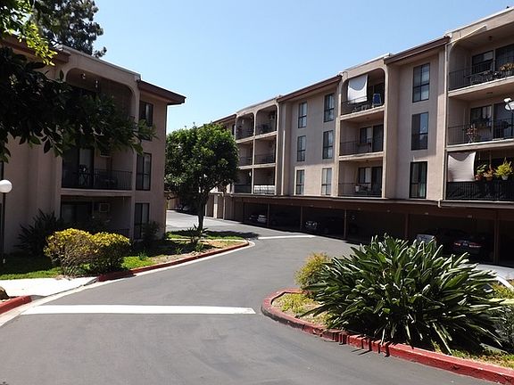 2nd image of 7858 Cowles Mountain Ct Unit D24