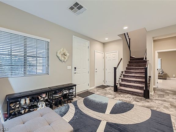 4th image of 991 Floral Creek Ct