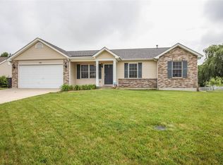 445 Fawn Run Dr, Troy, MO 63379