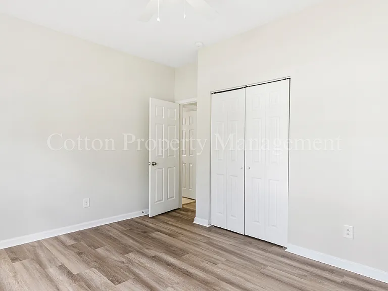 1010 Winterberry Cir — Photo 35