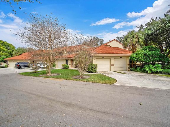 2nd image of 930 NW 92nd Terrace #D