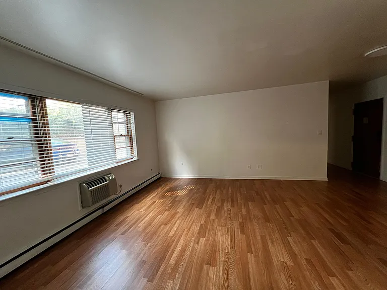 475 Elm St — Photo 6