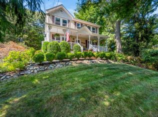 130 Hallock Landing Rd, Rocky Point, NY 11778