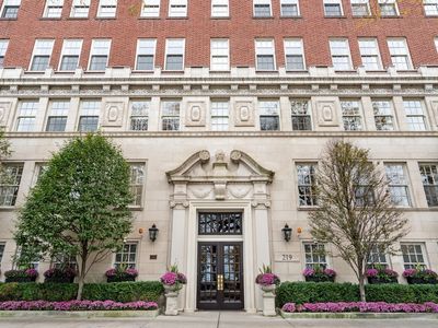 219 E Lake Shore Dr APT 6D, Chicago, IL, 60611