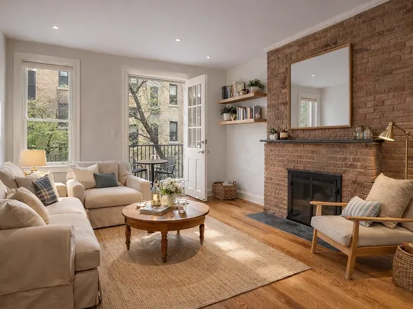 560 Hudson Street image 1 of 4