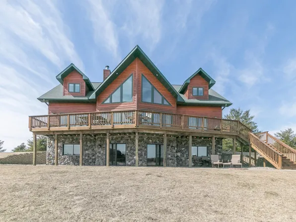 N8022 Copper Point Dr, New Lisbon, WI 53950