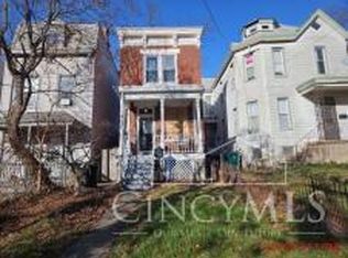 622 Riddle Rd, Cincinnati, OH 45220