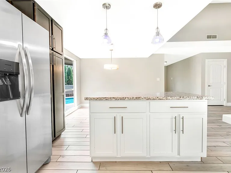 1713 Barnard Dr — Photo 17