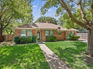 1201 Circle View Ct, Grapevine, TX 76051