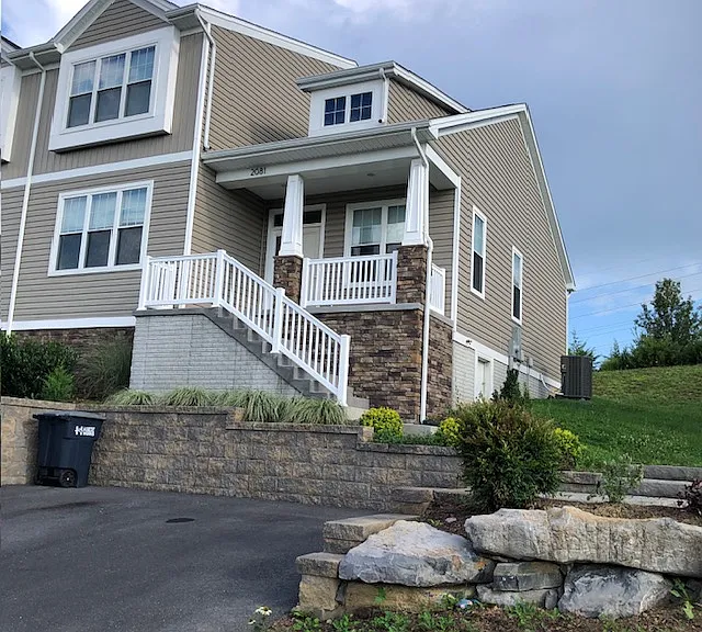 2081 Willow Hill Dr — Photo 1