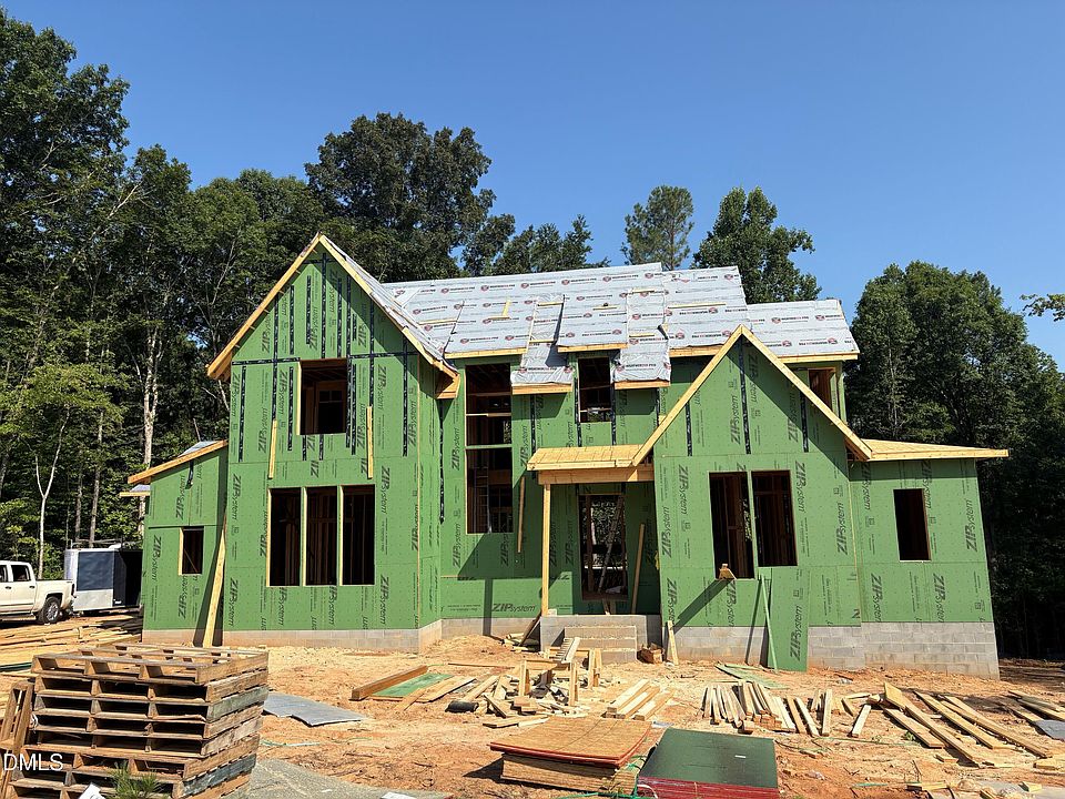 1st image of 208 Gaines Trl