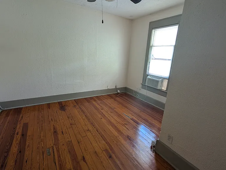 826 11th St N #5 — Photo 6